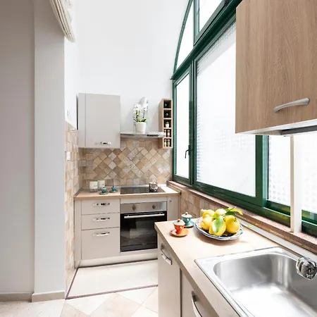 Vincent House Apartament *